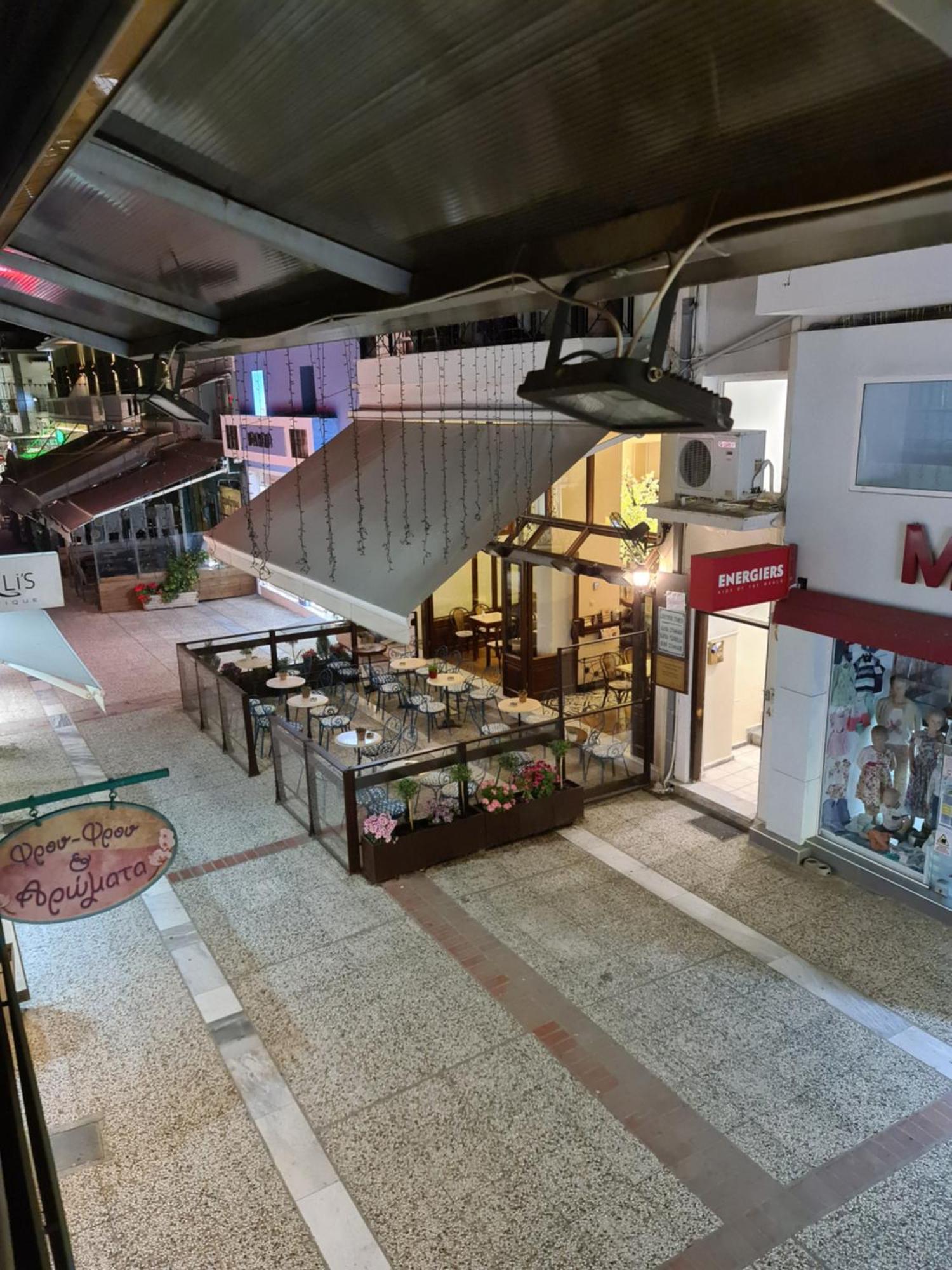 48 Central Nest โวโลส ภายนอก รูปภาพ